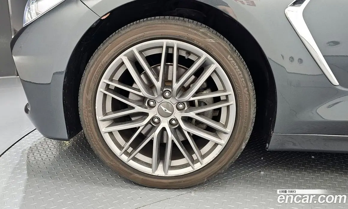 Genesis G70 2017 2.0 автомат (гидро), фото 5 Genesis G70 2017 2.0 автомат (гидро), фото 5