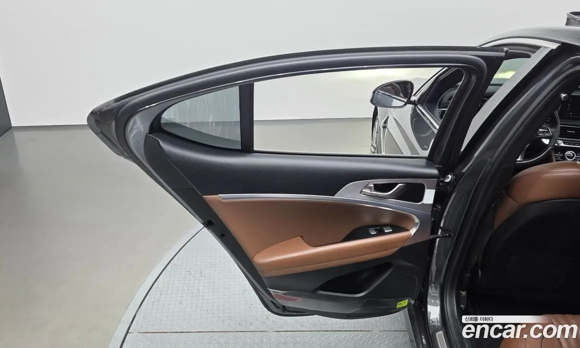 Genesis G70 2020 2.0 автомат (гидро), фото 15 Genesis G70 2020 2.0 автомат (гидро), фото 15
