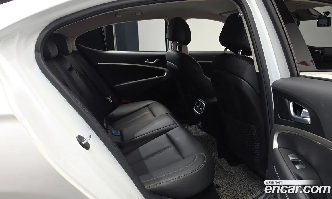 Genesis G70 2023 2.5 автомат (гидро), фото 17