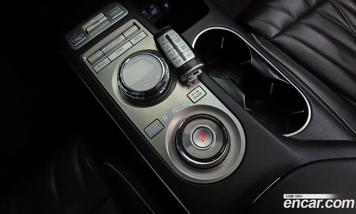 Genesis GV70 2021 2.5 автомат (гидро), фото 12 Genesis GV70 2021 2.5 автомат (гидро), фото 12