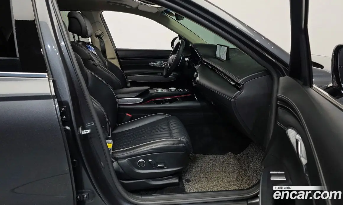 Genesis GV70 2021 2.5 автомат (гидро), фото 17 Genesis GV70 2021 2.5 автомат (гидро), фото 17