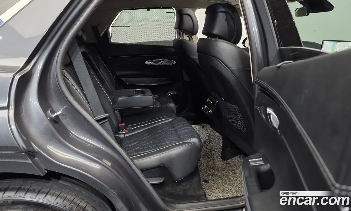 Genesis GV70 2021 2.5 автомат (гидро), фото 18 Genesis GV70 2021 2.5 автомат (гидро), фото 18