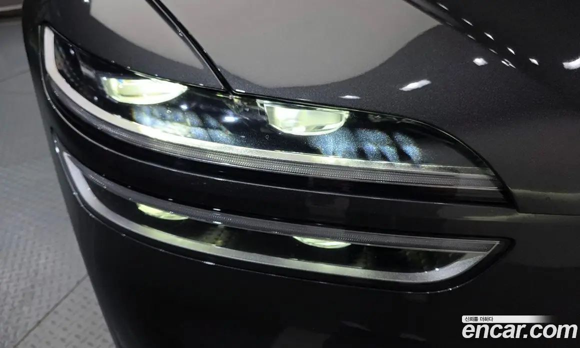 Genesis GV70 2021 2.5 автомат (гидро), фото 8 Genesis GV70 2021 2.5 автомат (гидро), фото 8