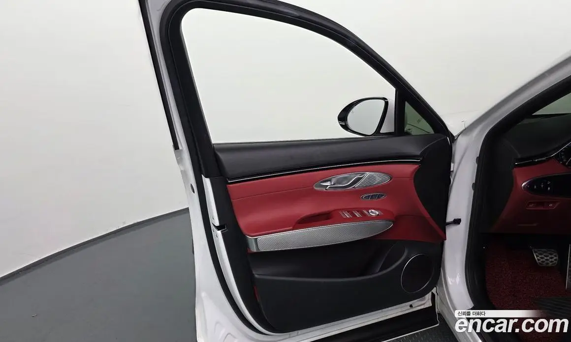 Genesis GV70 2021 2.5 автомат (гидро), фото 13 Genesis GV70 2021 2.5 автомат (гидро), фото 13