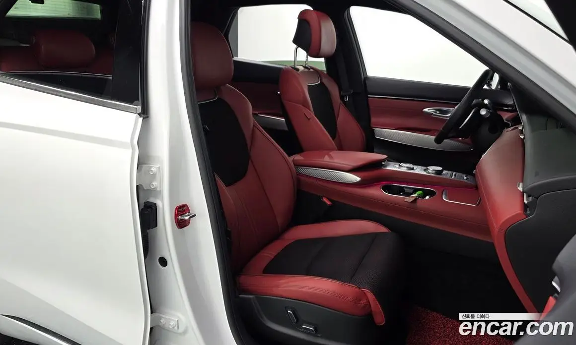 Genesis GV70 2021 2.5 автомат (гидро), фото 15 Genesis GV70 2021 2.5 автомат (гидро), фото 15