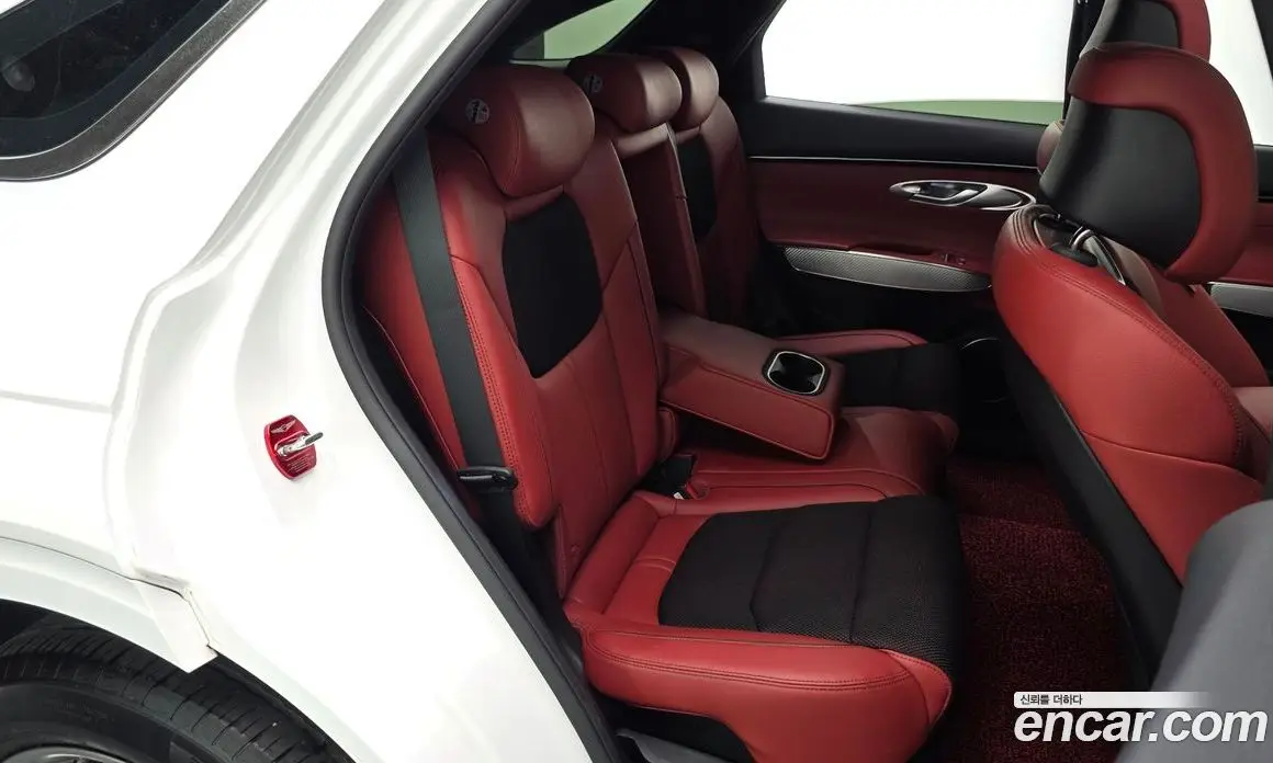 Genesis GV70 2021 2.5 автомат (гидро), фото 17 Genesis GV70 2021 2.5 автомат (гидро), фото 17