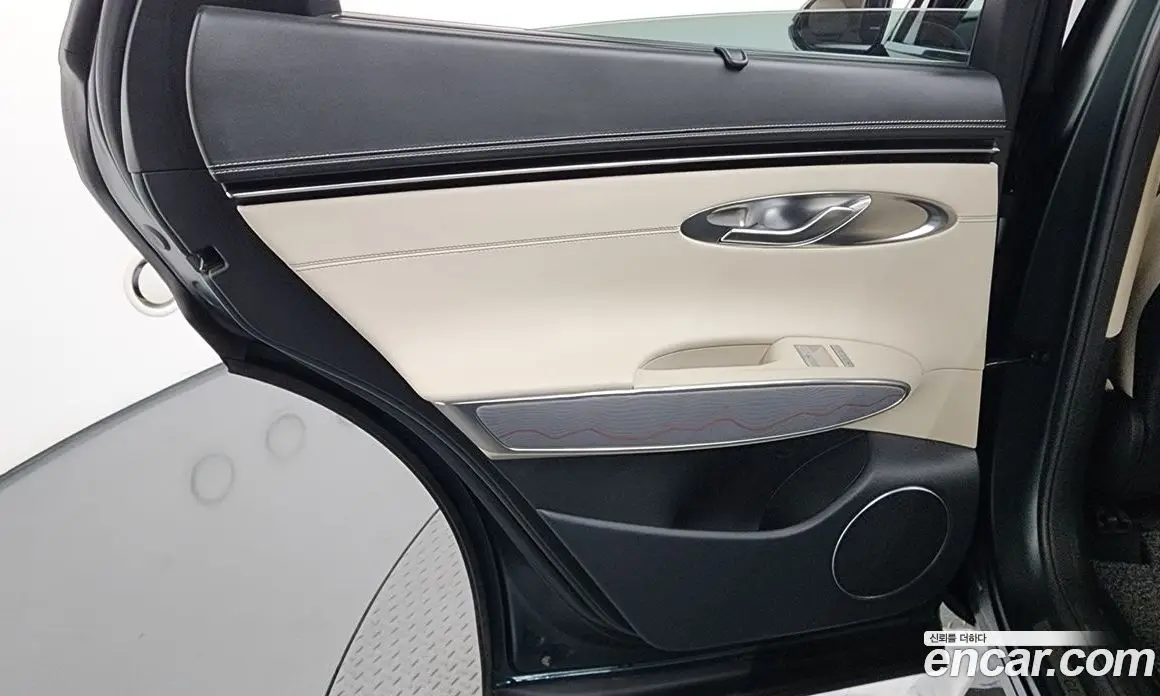Genesis GV70 2021 2.2 автомат (гидро), фото 15 Genesis GV70 2021 2.2 автомат (гидро), фото 15