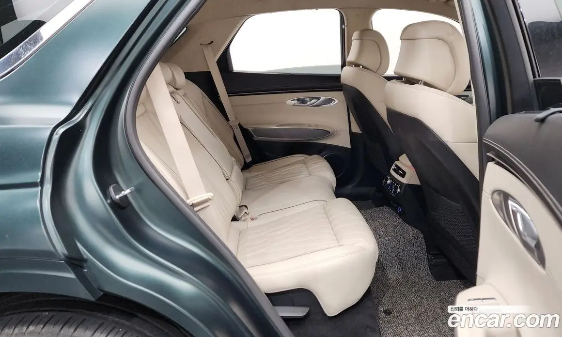 Genesis GV70 2021 2.2 автомат (гидро), фото 17 Genesis GV70 2021 2.2 автомат (гидро), фото 17