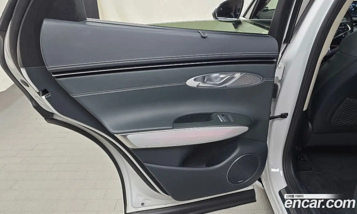Genesis GV70 2022 0.1 автомат (гидро), фото 14 Genesis GV70 2022 0.1 автомат (гидро), фото 14