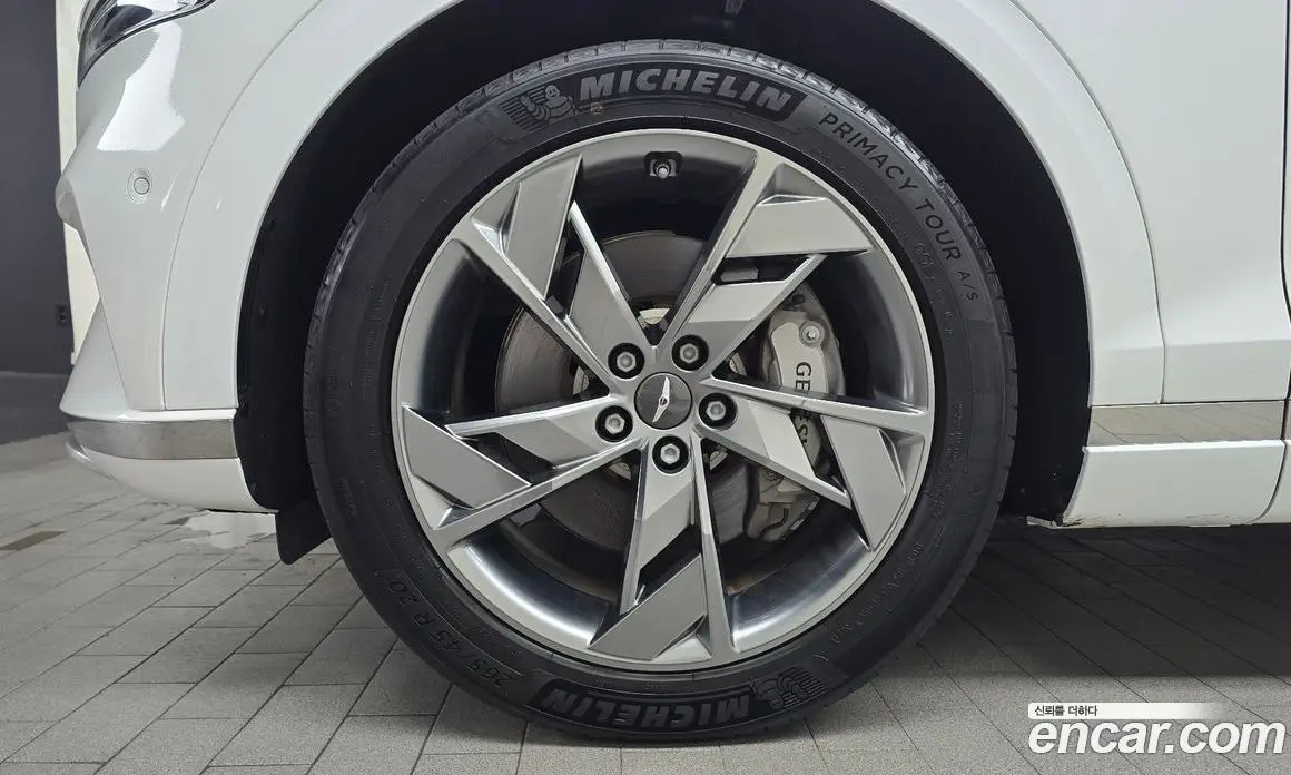 Genesis GV70 2022 0.1 автомат (гидро), фото 4 Genesis GV70 2022 0.1 автомат (гидро), фото 4