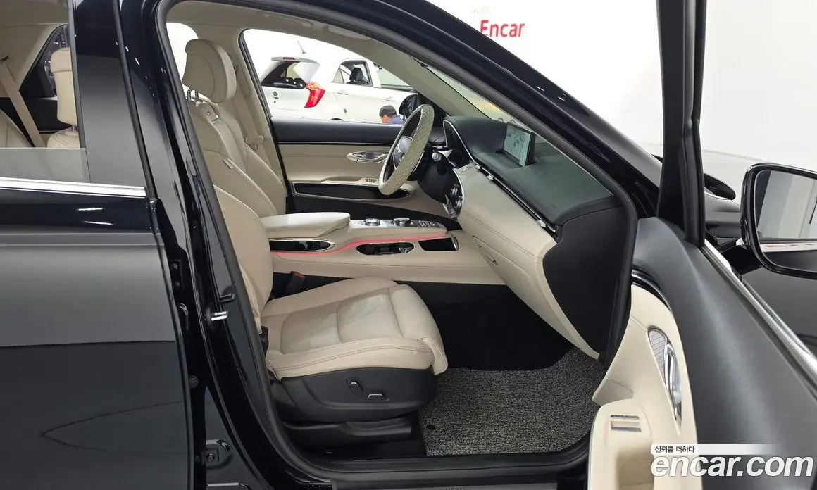 Genesis GV70 2023 2.5 автомат (гидро), фото 16 Genesis GV70 2023 2.5 автомат (гидро), фото 16
