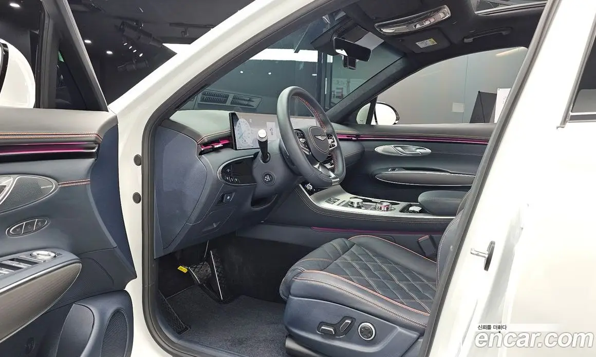 Genesis GV70 2024 2.5 автомат (гидро), фото 12 Genesis GV70 2024 2.5 автомат (гидро), фото 12