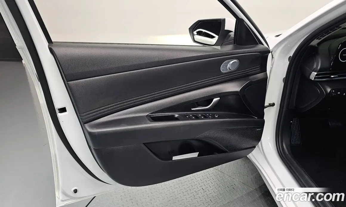 Hyundai Avante 2022 1.6 автомат (гидро), фото 14