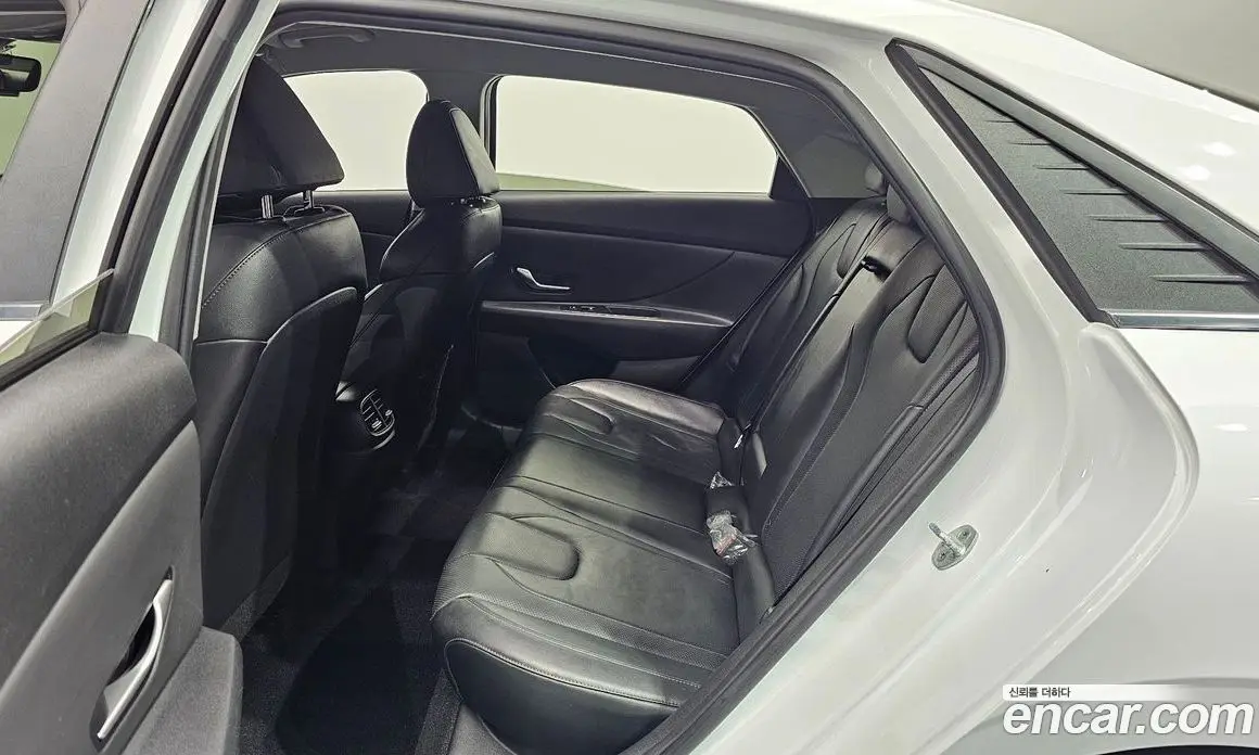 Hyundai Avante 2022 1.6 автомат (гидро), фото 17