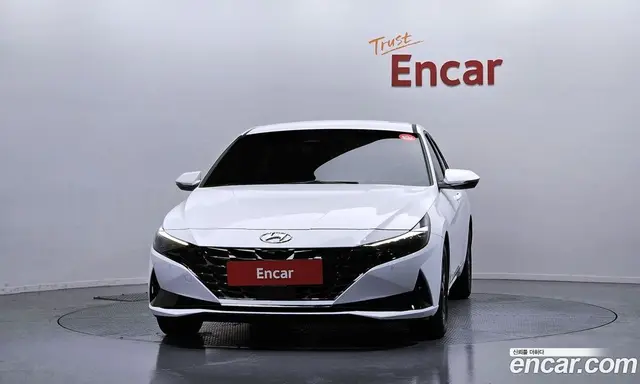 Hyundai Avante 2022 1.6 автомат (гидро), миниатюра 3