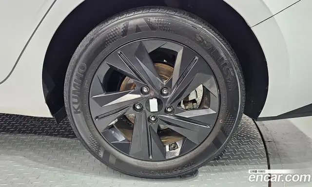 Hyundai Avante 2022 1.6 автомат (гидро), миниатюра 7