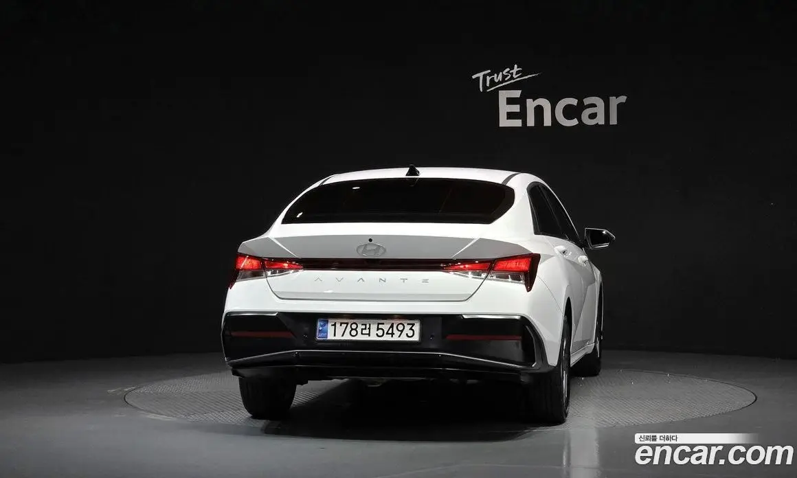 Hyundai Avante 2023 1.6 автомат (гидро), фото 4