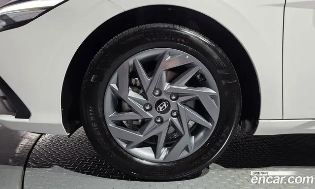 Hyundai Avante 2023 1.6 автомат (гидро), миниатюра 5