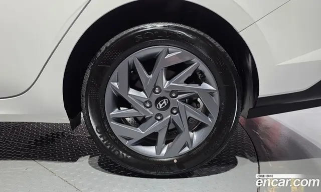 Hyundai Avante 2023 1.6 автомат (гидро), миниатюра 7