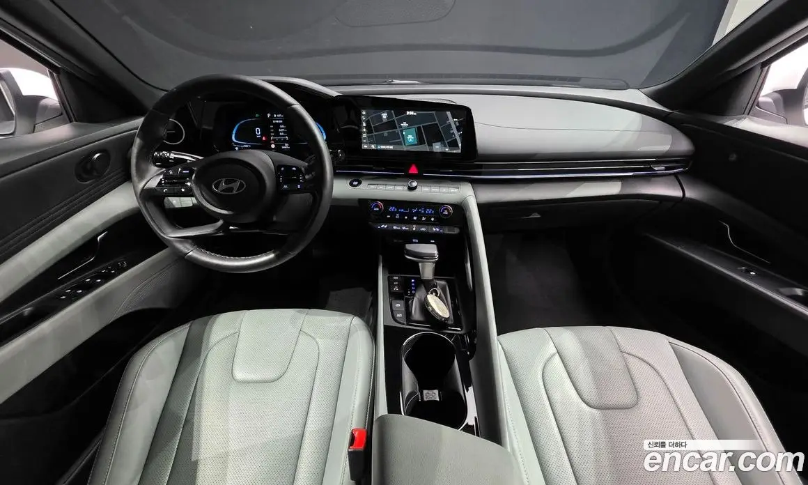 Hyundai Avante 2023 1.6 автомат (гидро), фото 10