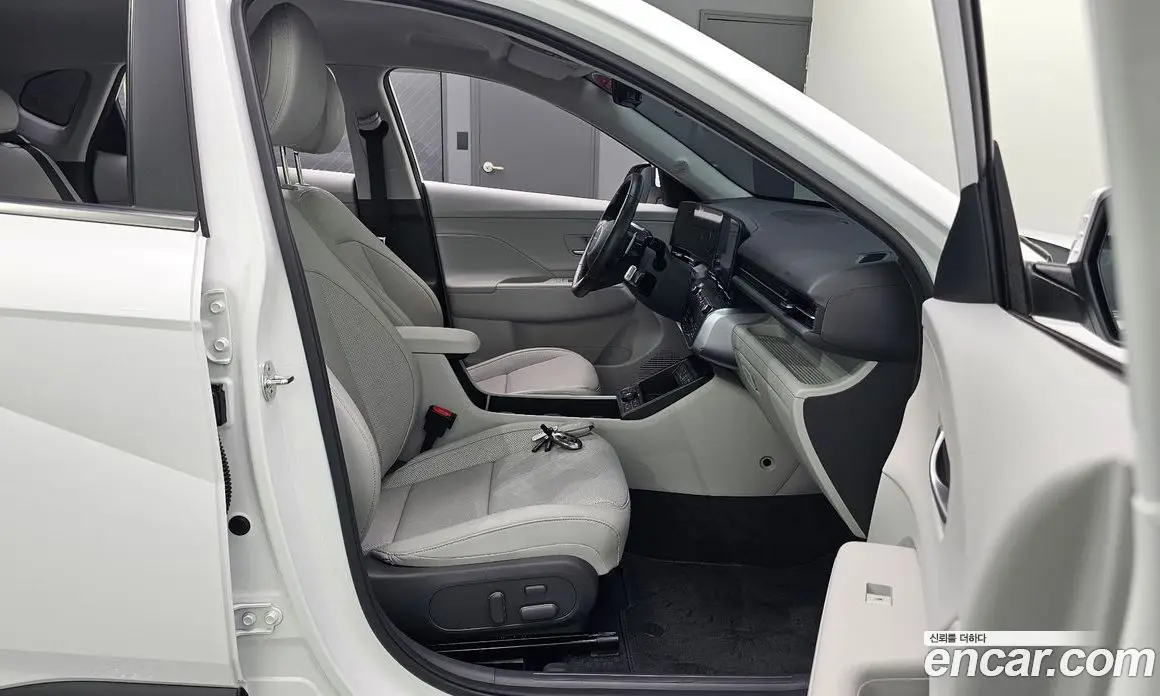 Hyundai Kona 2023 1.6 автомат (гидро), фото 16 Hyundai Kona 2023 1.6 автомат (гидро), фото 16