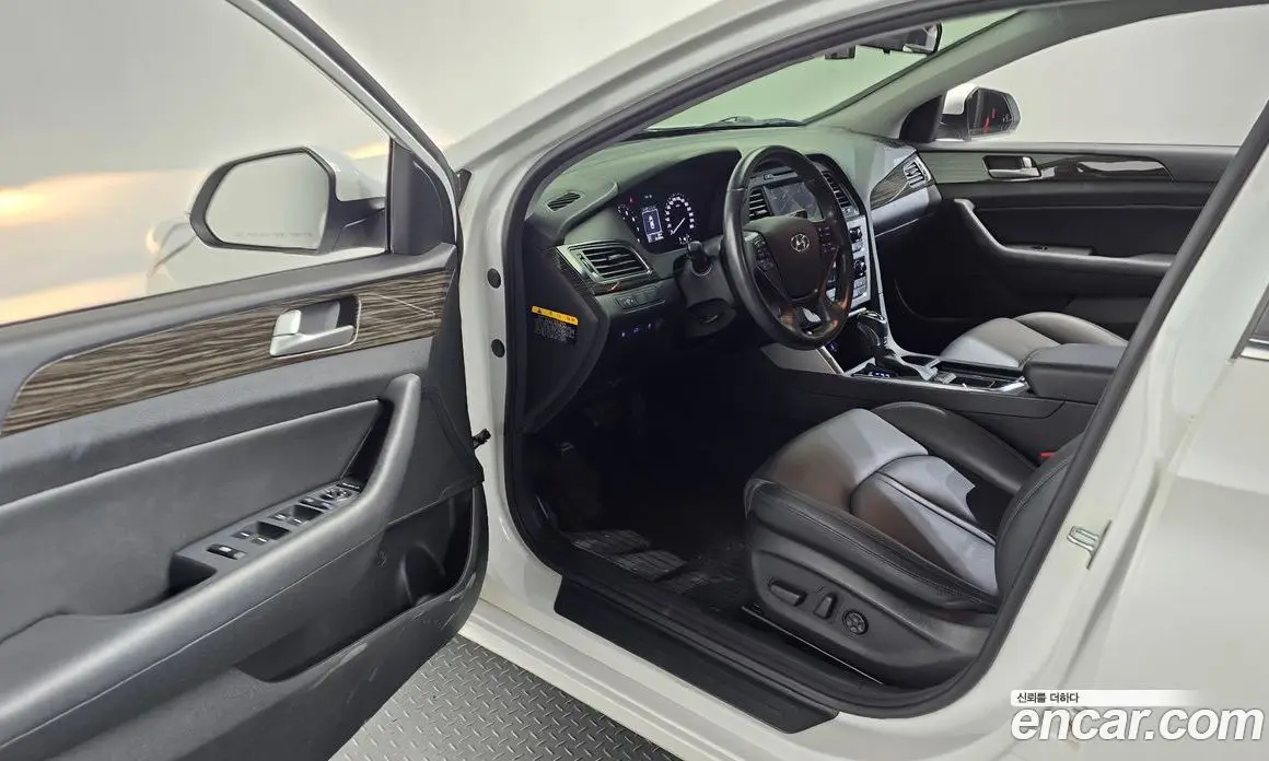 Hyundai Sonata 2014 2.0 автомат (гидро), фото 12 Hyundai Sonata 2014 2.0 автомат (гидро), фото 12