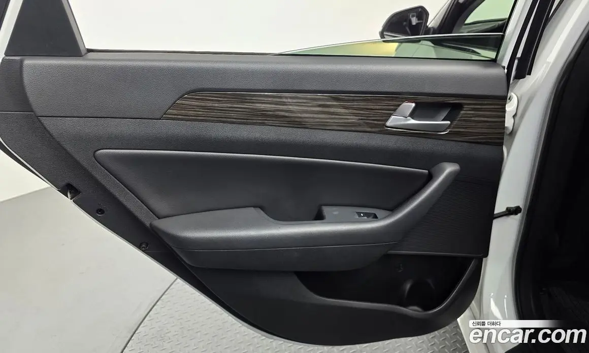 Hyundai Sonata 2014 2.0 автомат (гидро), фото 14 Hyundai Sonata 2014 2.0 автомат (гидро), фото 14
