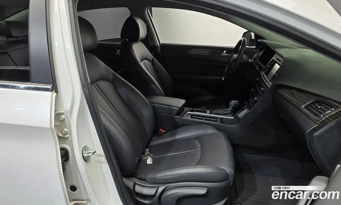 Hyundai Sonata 2014 2.0 автомат (гидро), фото 15 Hyundai Sonata 2014 2.0 автомат (гидро), фото 15