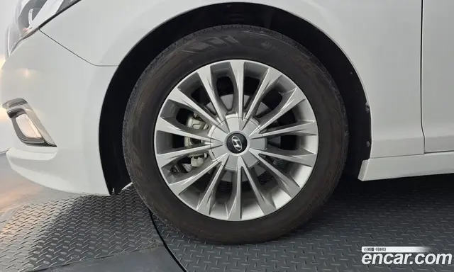 Hyundai Sonata 2014 2.0 автомат (гидро), миниатюра 4 Hyundai Sonata 2014 2.0 автомат (гидро), миниатюра 4