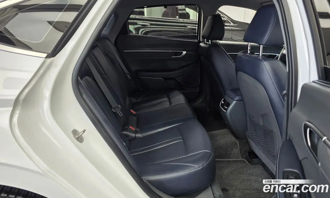 Hyundai Sonata 2023 1.6 автомат (гидро), фото 18