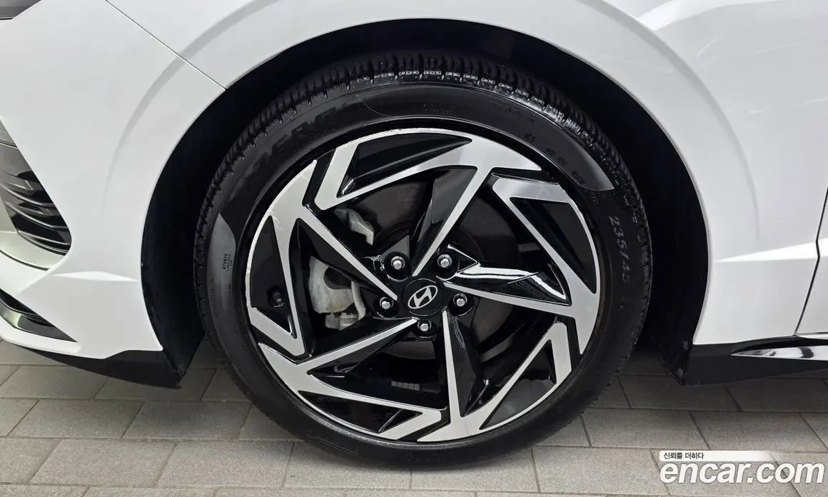 Hyundai Sonata 2023 1.6 автомат (гидро), фото 5