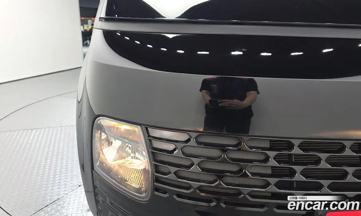 Hyundai Staria 2023 2.2 автомат (гидро), фото 8