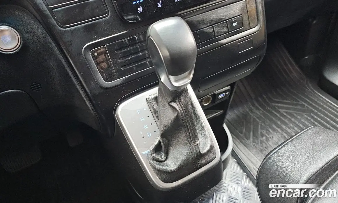 Hyundai Staria 2024 3.5 автомат (гидро), фото 12