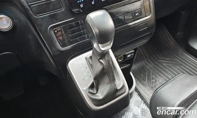 Hyundai Staria 2024 3.5 автомат (гидро), миниатюра 12