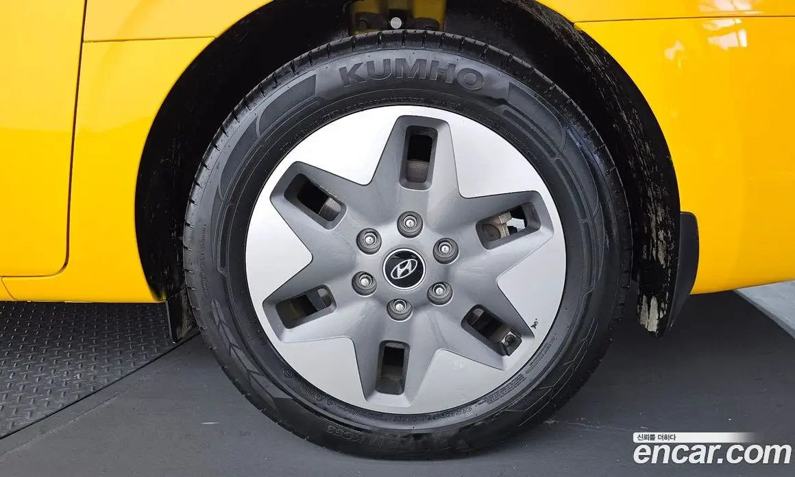 Hyundai Staria 2024 3.5 автомат (гидро), фото 7