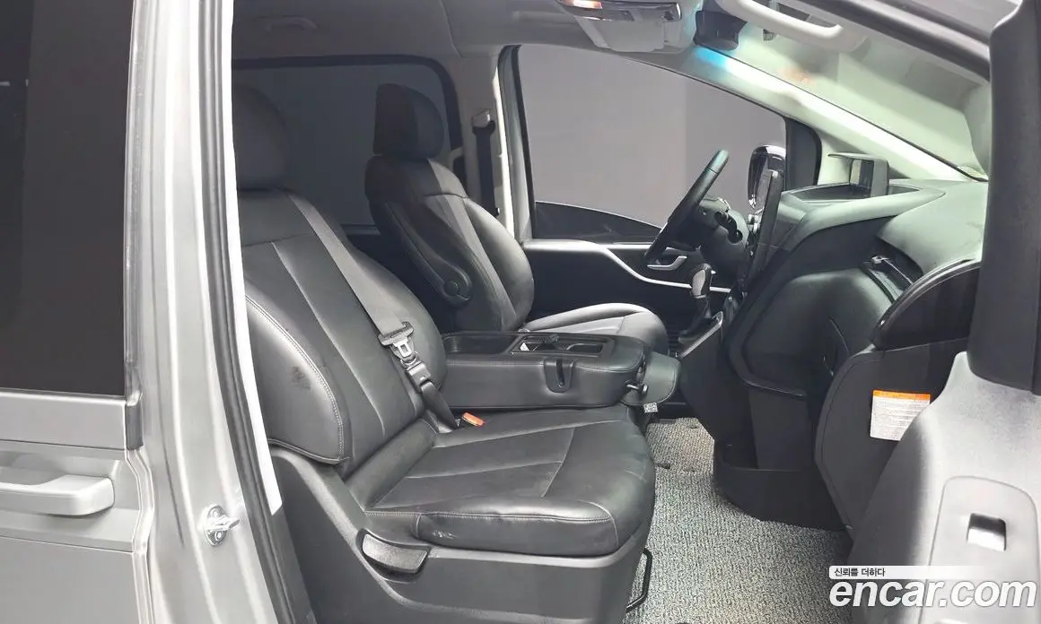 Hyundai Staria 2025 1.6 автомат (гидро), фото 16 Hyundai Staria 2025 1.6 автомат (гидро), фото 16