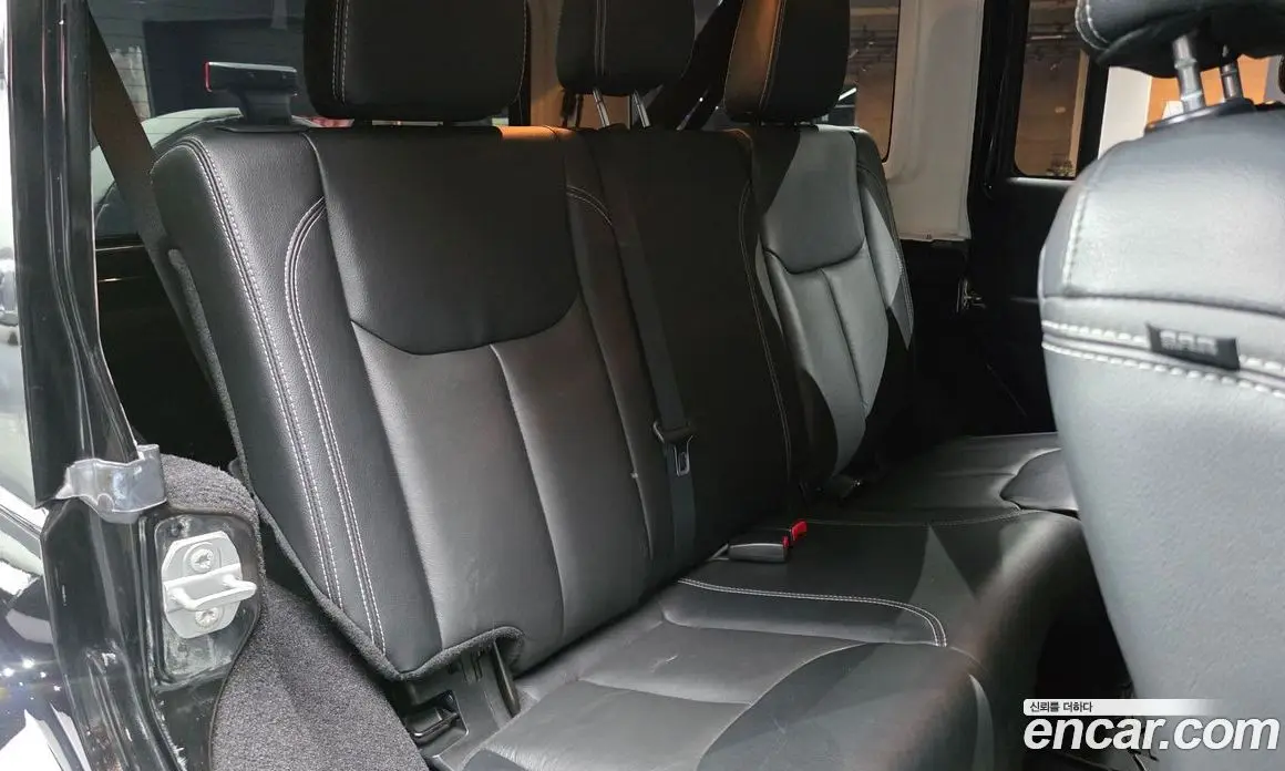 Jeep Wrangler 2017 3.6 автомат (гидро), фото 16 Jeep Wrangler 2017 3.6 автомат (гидро), фото 16