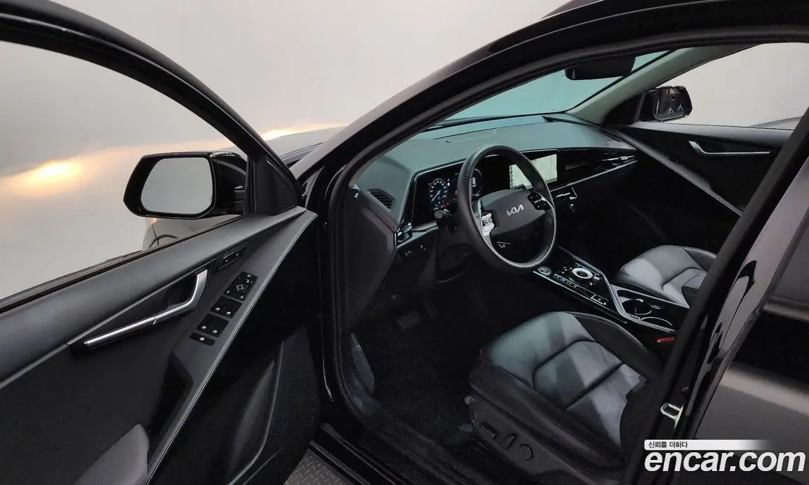 Kia Niro 2023 0.2 автомат (гидро), фото 13