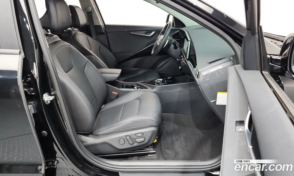 Kia Niro 2023 0.2 автомат (гидро), фото 16