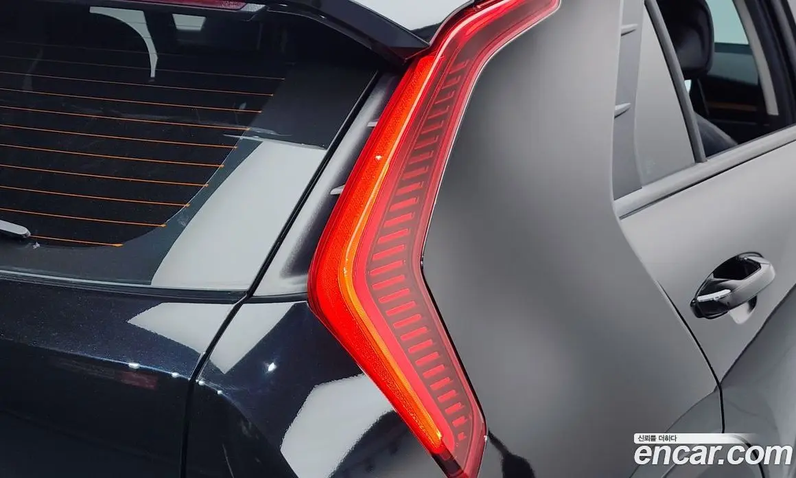 Kia Niro 2023 0.2 автомат (гидро), фото 9