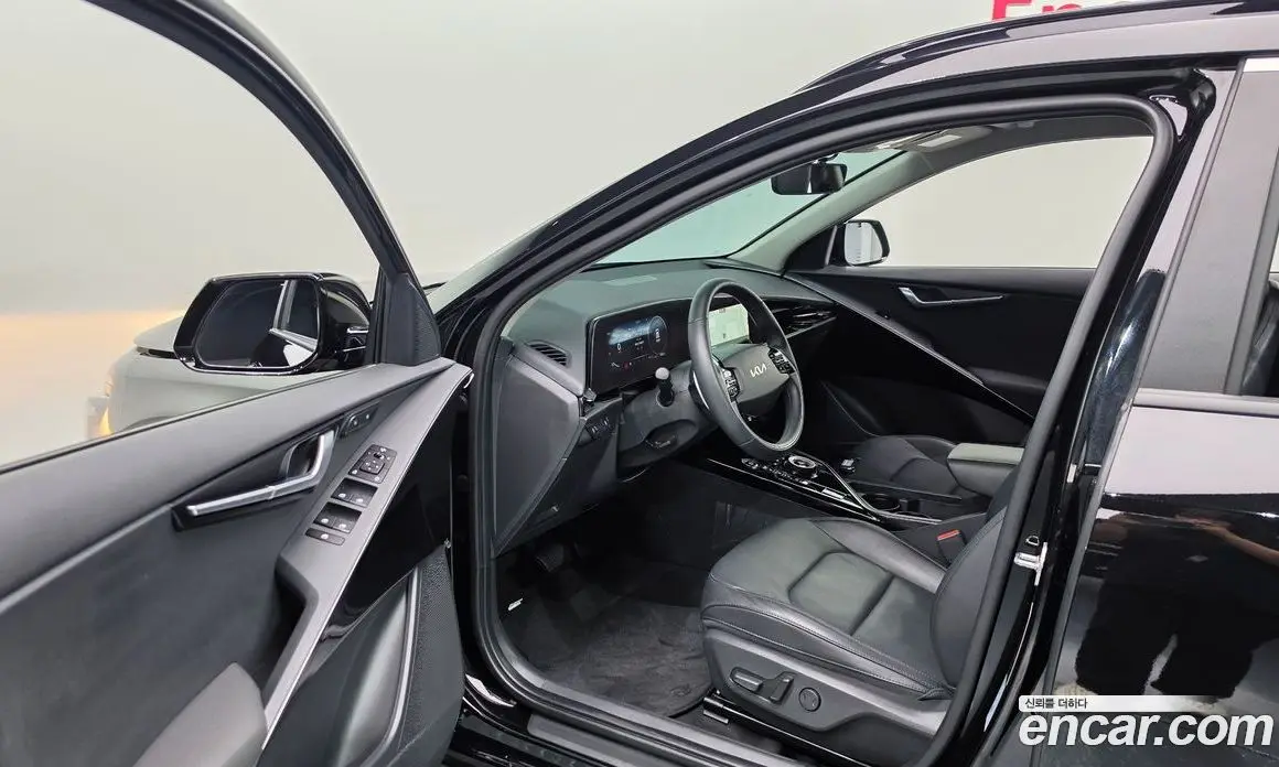 Kia Niro 2023 0.2 автомат (гидро), фото 13