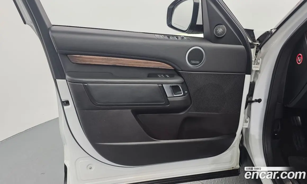 Land Rover Discovery 2019 3.0 автомат (гидро), фото 14