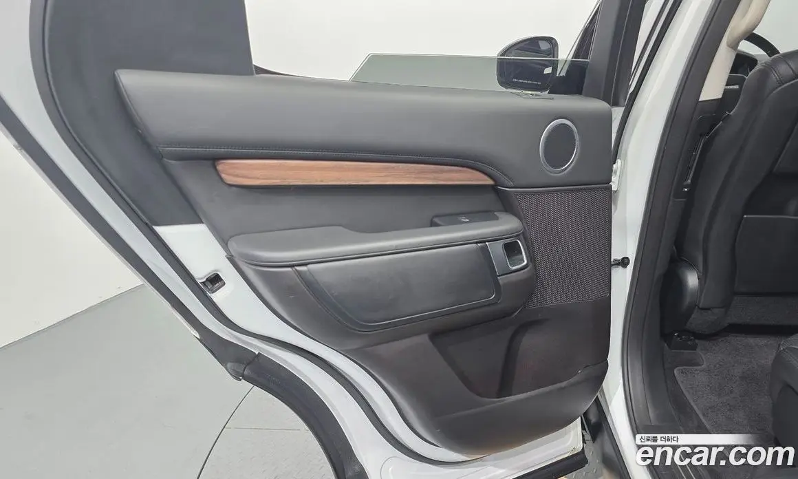 Land Rover Discovery 2019 3.0 автомат (гидро), фото 15