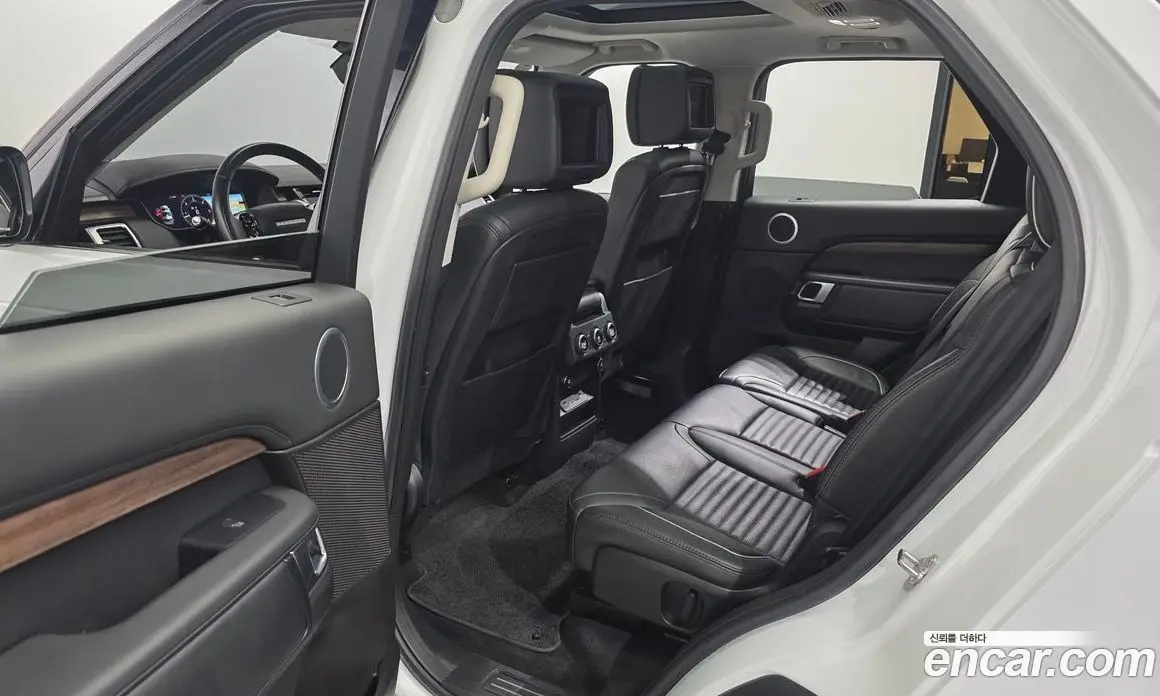 Land Rover Discovery 2019 3.0 автомат (гидро), фото 18
