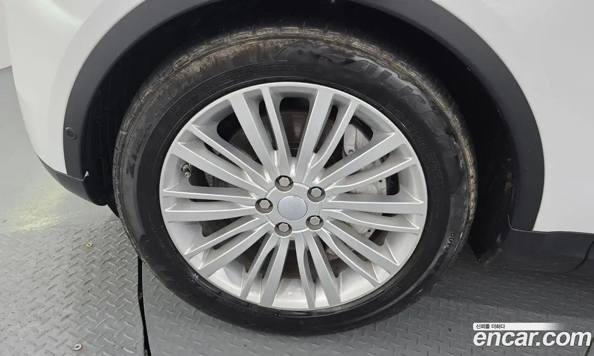 Land Rover Discovery 2019 3.0 автомат (гидро), фото 5