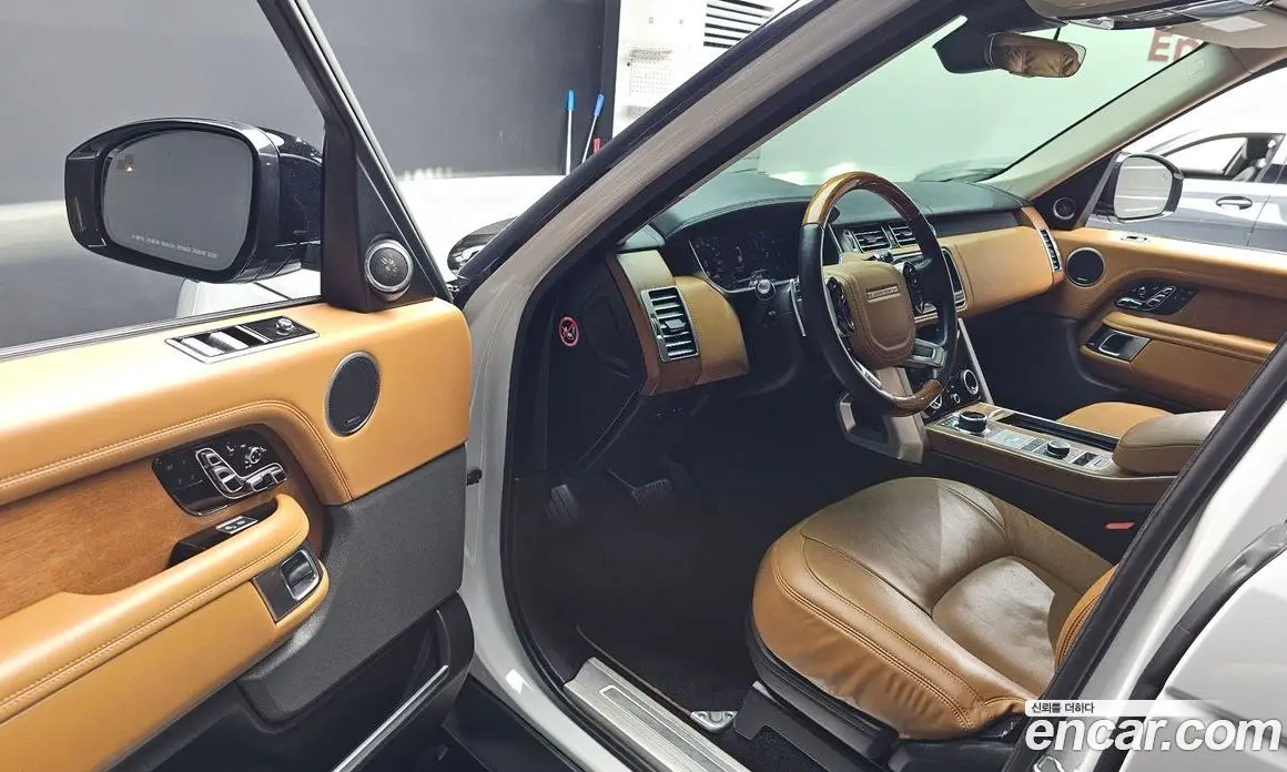 Land Rover Range Rover 2018 4.4 автомат (гидро), фото 13