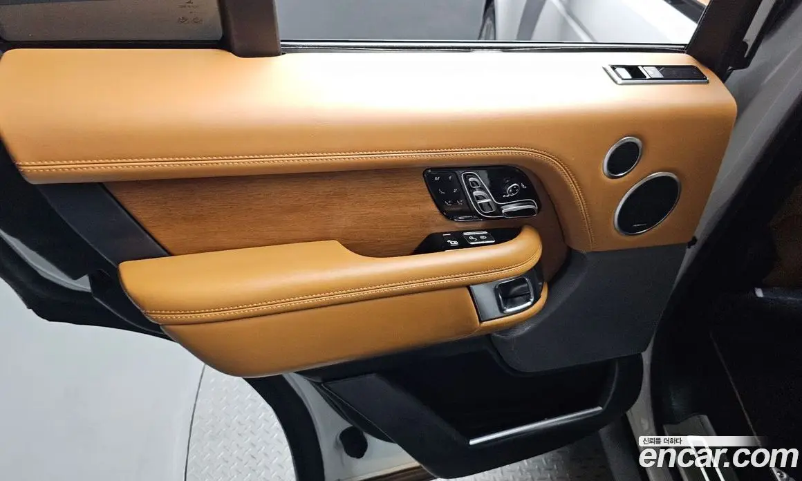Land Rover Range Rover 2018 4.4 автомат (гидро), фото 15