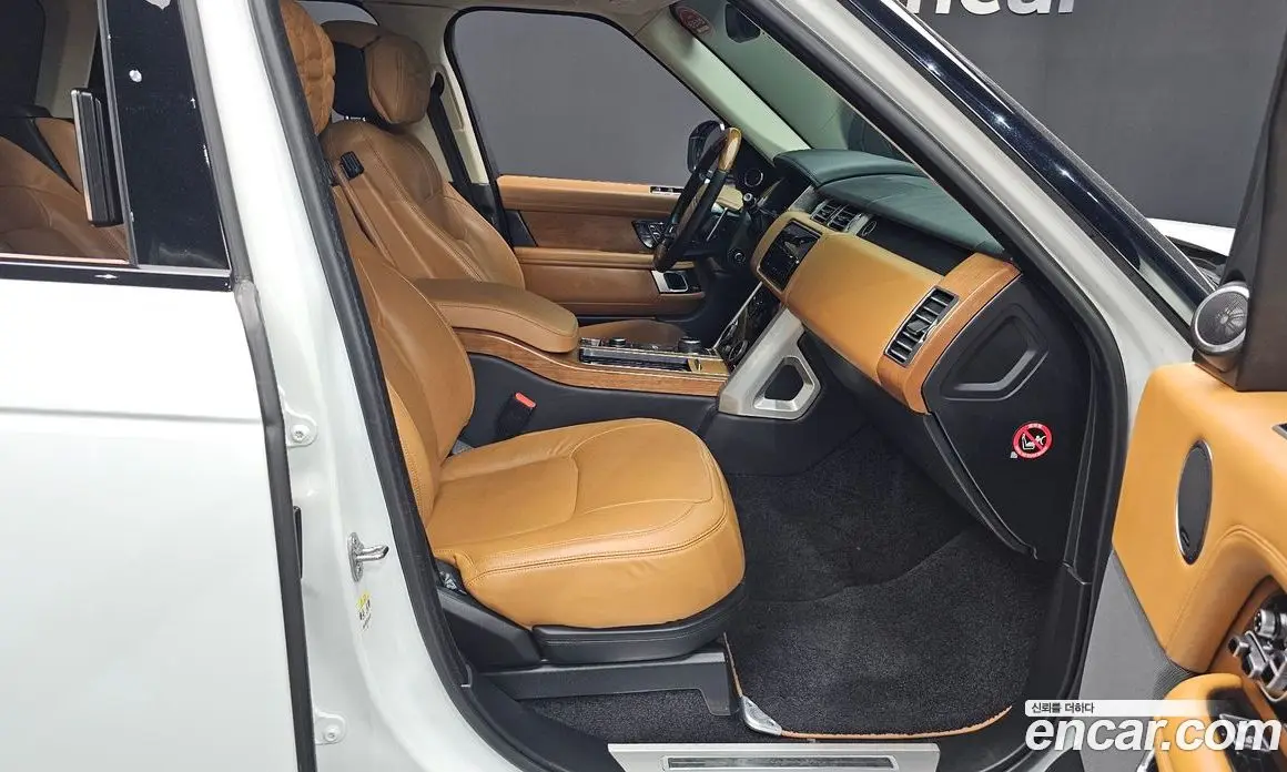 Land Rover Range Rover 2018 4.4 автомат (гидро), фото 16