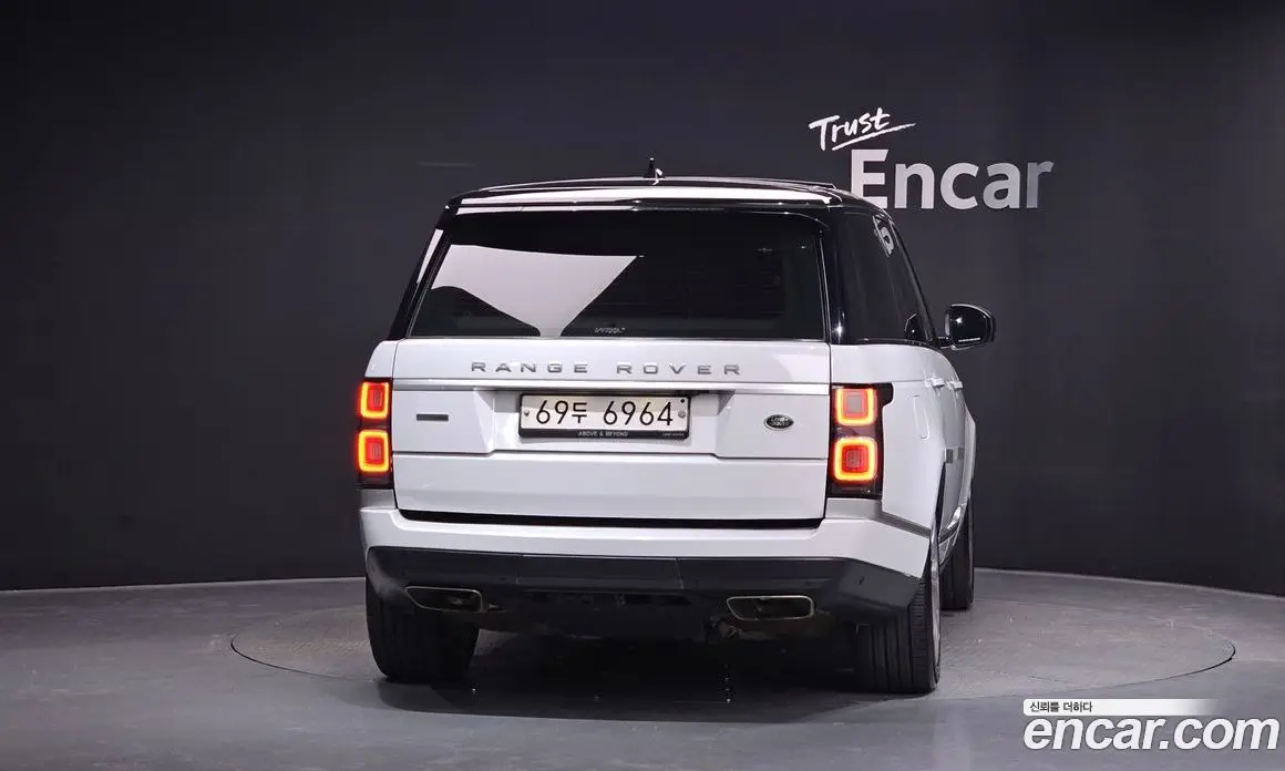 Land Rover Range Rover 2018 4.4 автомат (гидро), фото 4