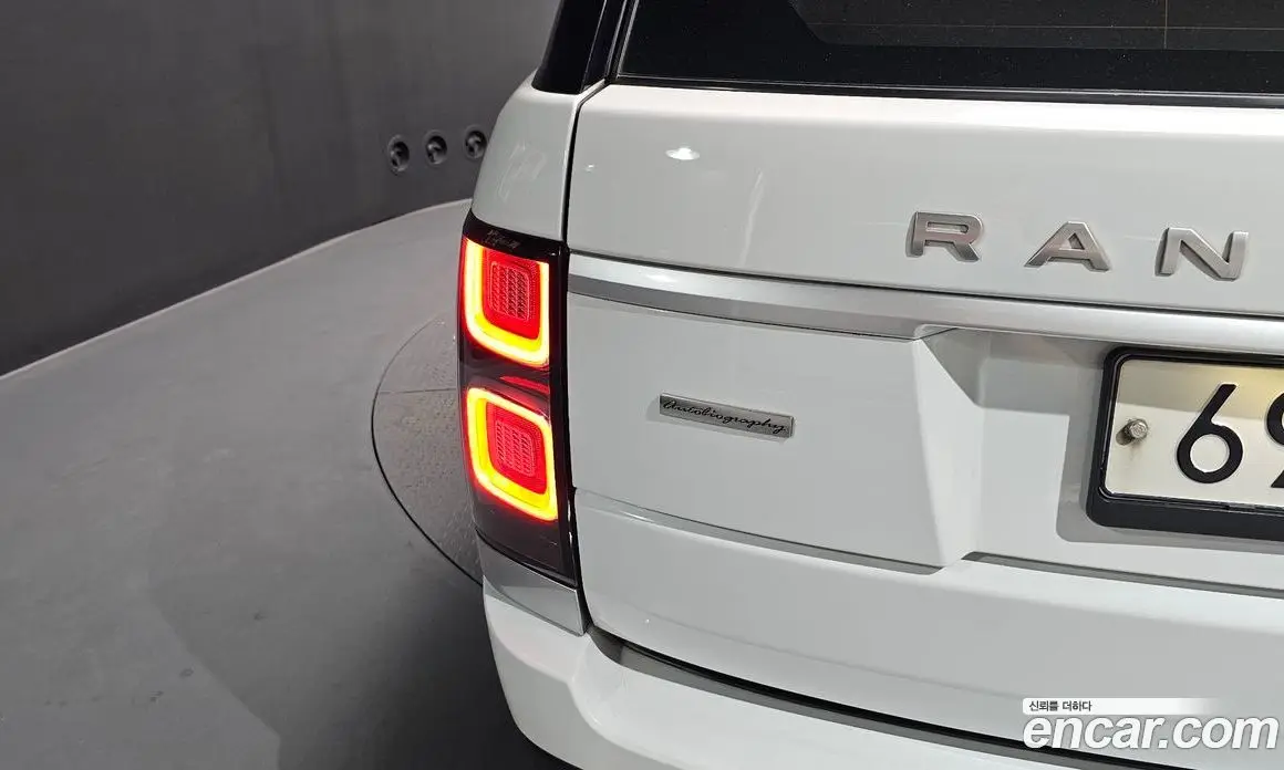 Land Rover Range Rover 2018 4.4 автомат (гидро), фото 9